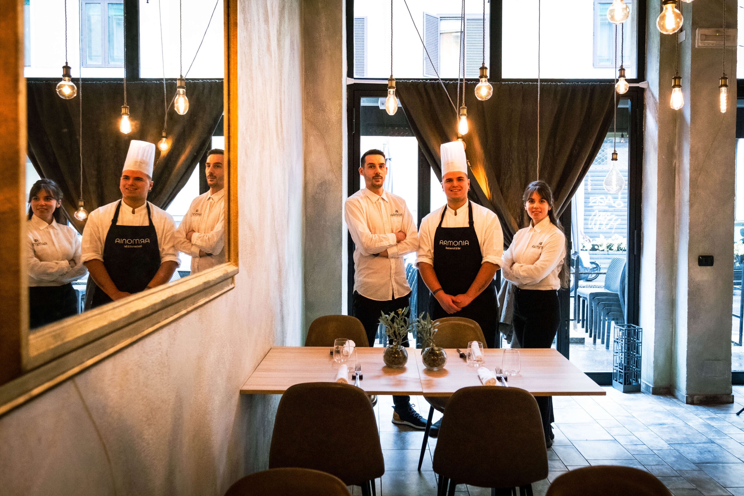 Staff di Armonia Ristorante nella sala
